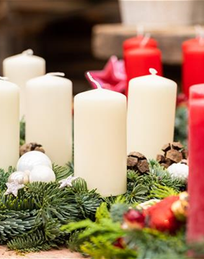 ADVENTSKRäNZE - VON KLASSISCH BIS EXTRAVAGANT