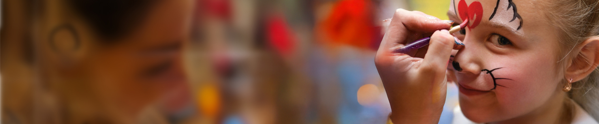 BUNTE GESICHTER ZAUBERN