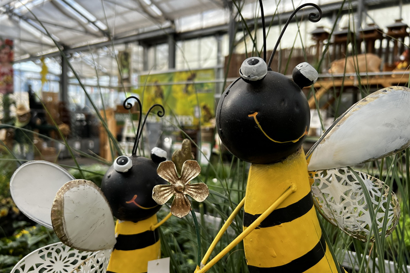 Zwei Bienen als herbstliche Deko Zwei Bienen als herbstliche Deko